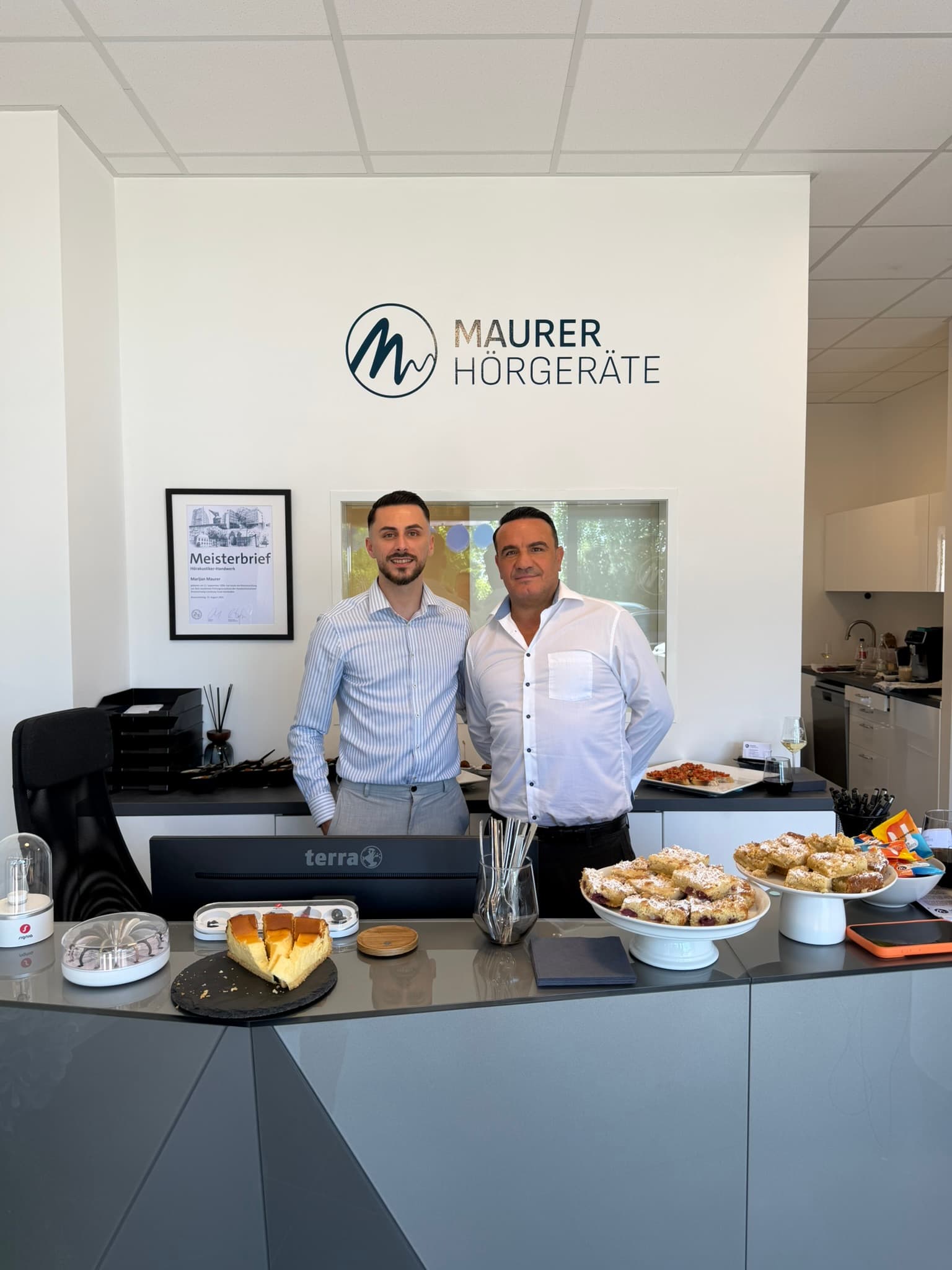 Marijan Maurer und Salvatore Moser gemeinsam im neuen Fachgeschäft