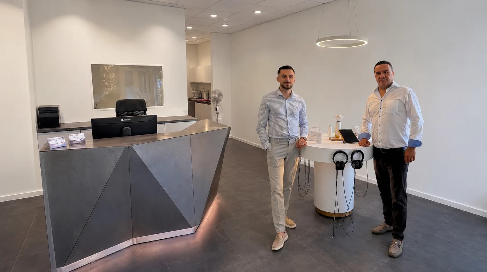 Team von Maurer Hörgeräte im Fachgeschäft
